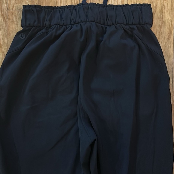 Lululemon sz 4 Keep Moving Pant Black Drawstring Pants Trouser great condition - Picture 6 of 11